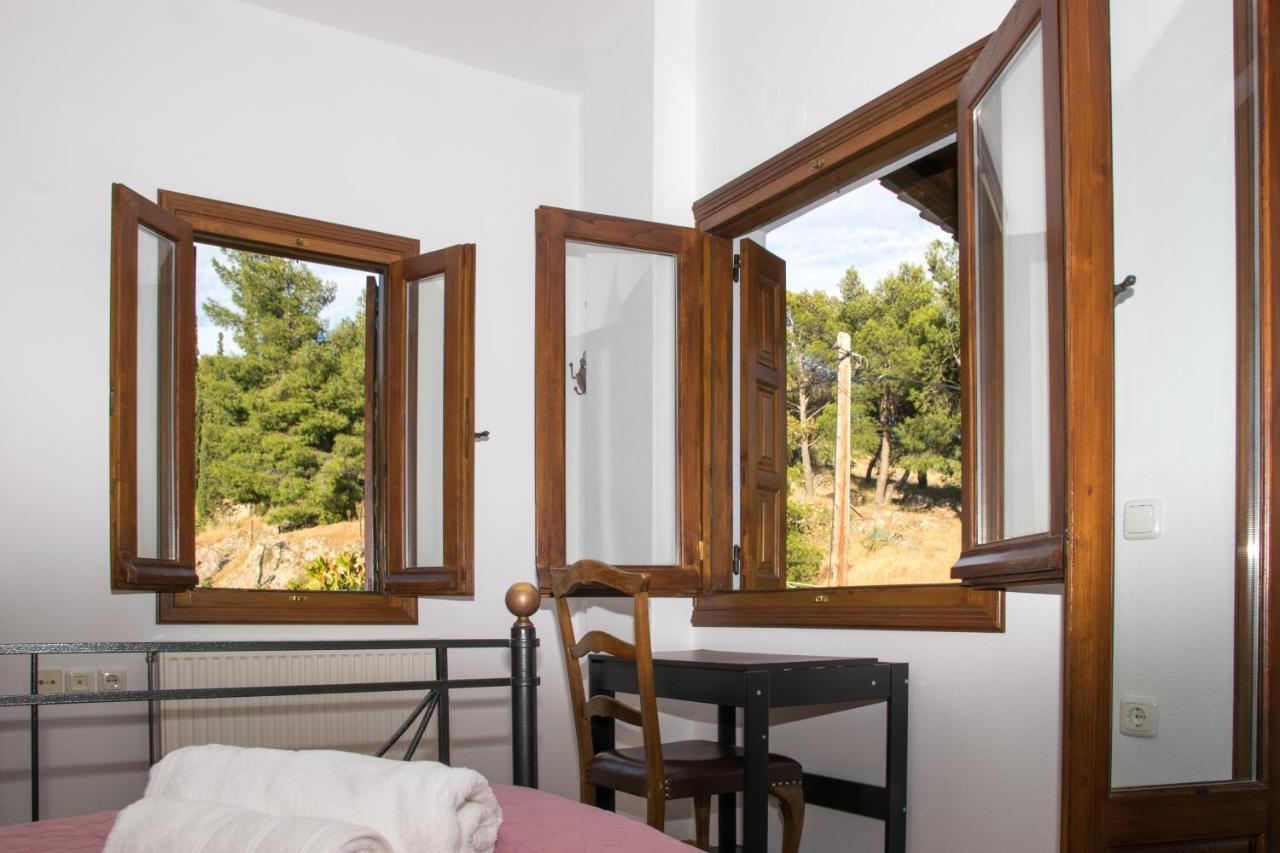Mountain Breeze Sanctuary Villa Волос Екстериор снимка