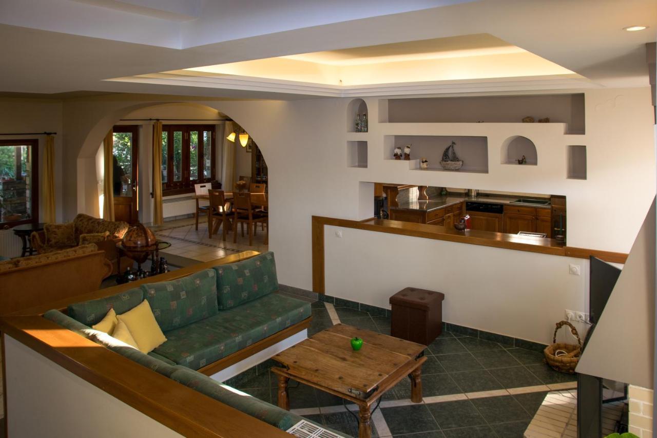 Mountain Breeze Sanctuary Villa Волос Екстериор снимка