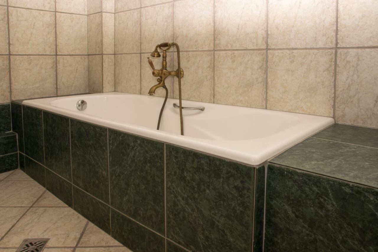 Mountain Breeze Sanctuary Villa Волос Екстериор снимка